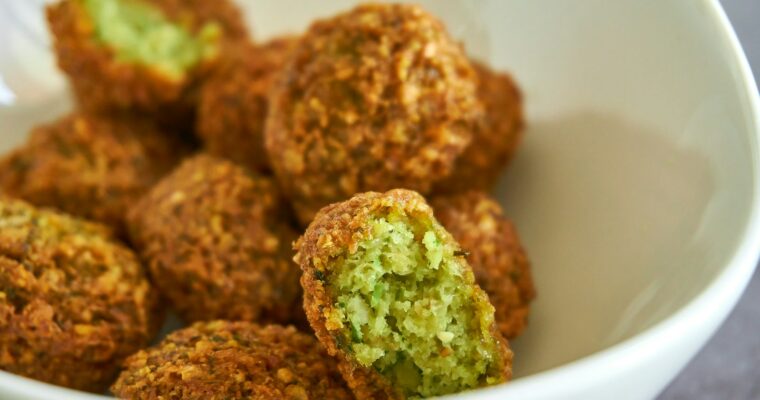 Falafel com Molho de Iogurte Vegano