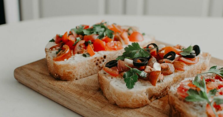 Bruschetta de Tomate e Manjericão